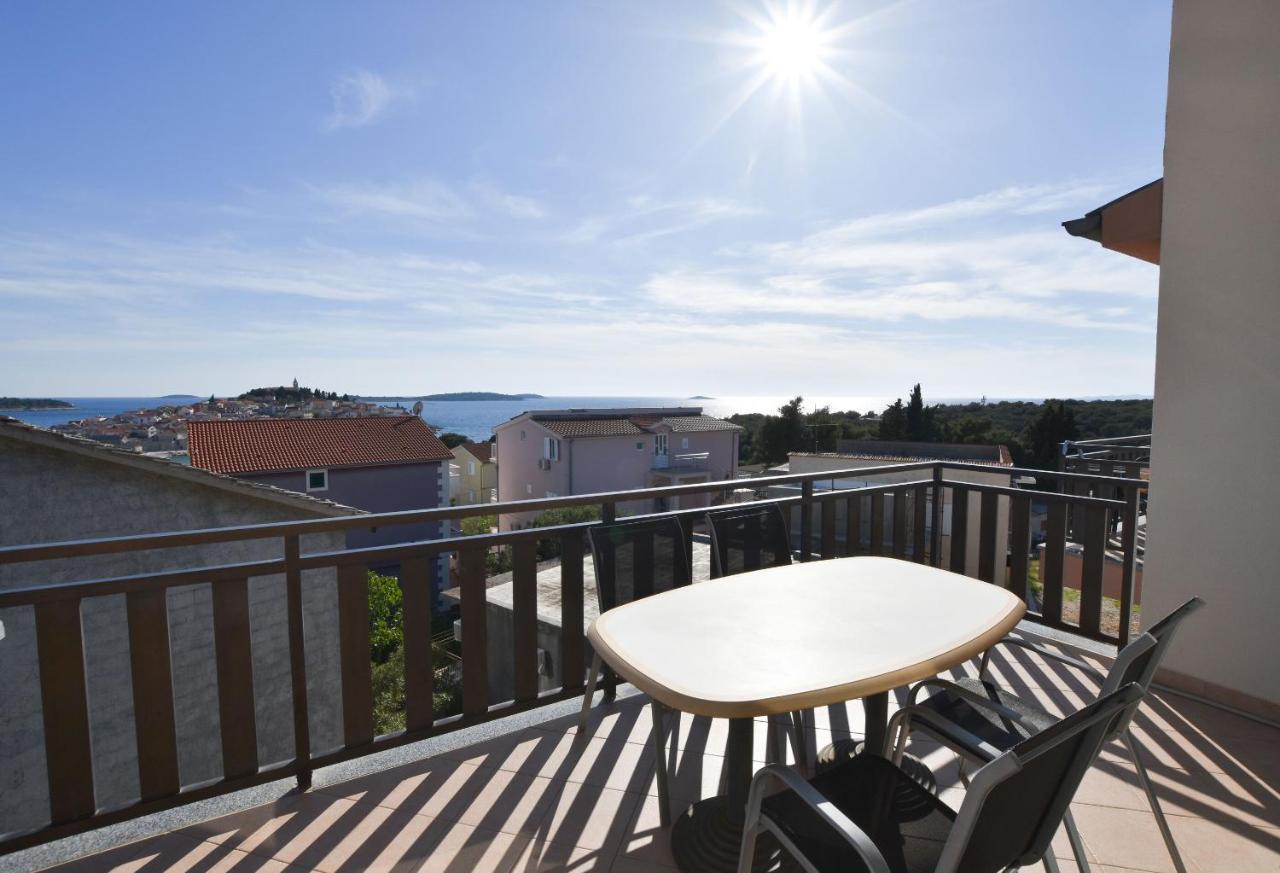 Apartments Karmen I Primošten Exterior foto
